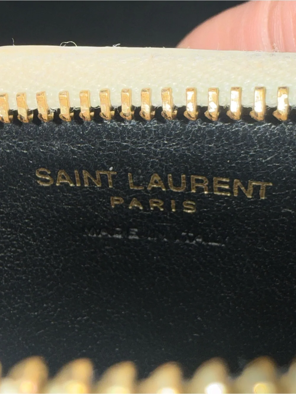 YSL CASSANDRE MATELASSÉ FRAGMENTS CARD CASE IN GRAIN DE POUDRE LEATHER
WHITE COA - Picture 10 of 14